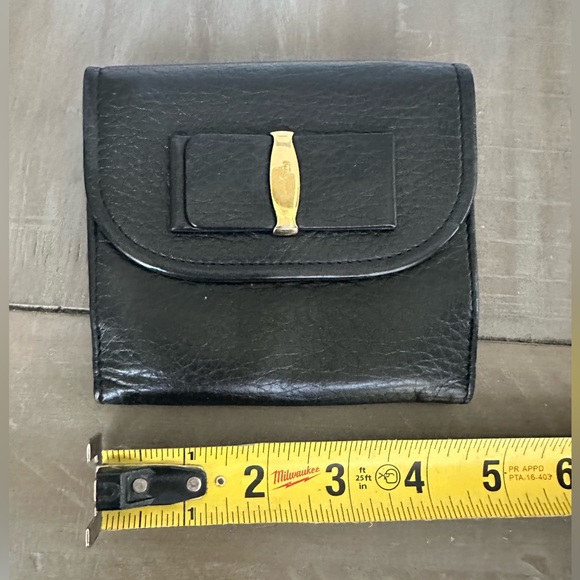 Salvatore Ferragamo Gold Bow Black Leather Bifold Wallet - Picture 8 of 9